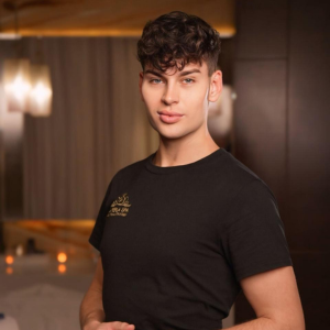 Male therapist providing professional Russian massage at La Perla Spa in Dubai