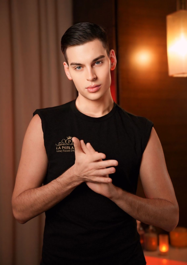 male to male massage and spa therapist